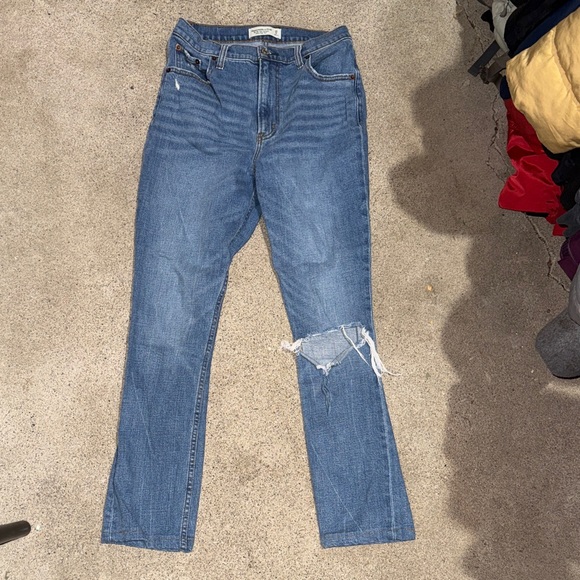 Abercrombie & Fitch Denim - Abercrombie & Fitch The ‘90s Slim Straight Ultra High Rise Jeans